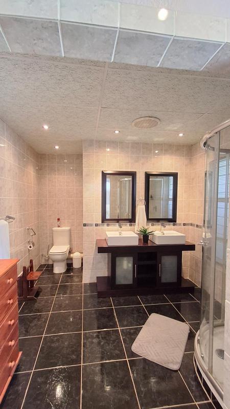 5 Bedroom Property for Sale in Meyerhof Free State